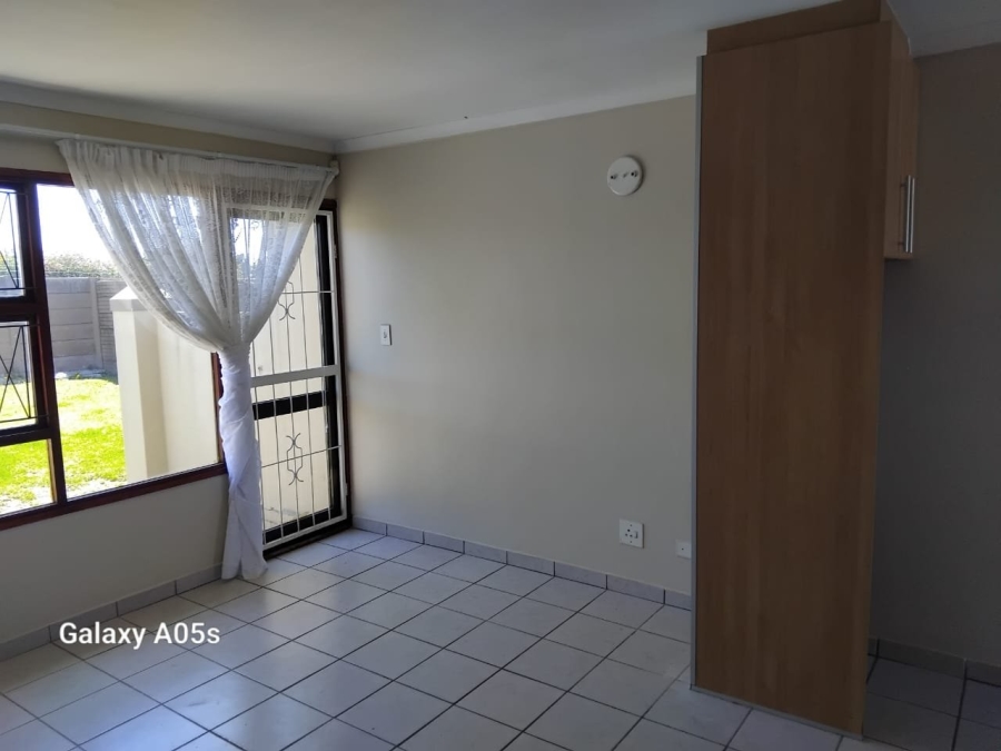 To Let  Bedroom Property for Rent in Kabega Park Eastern Cape
